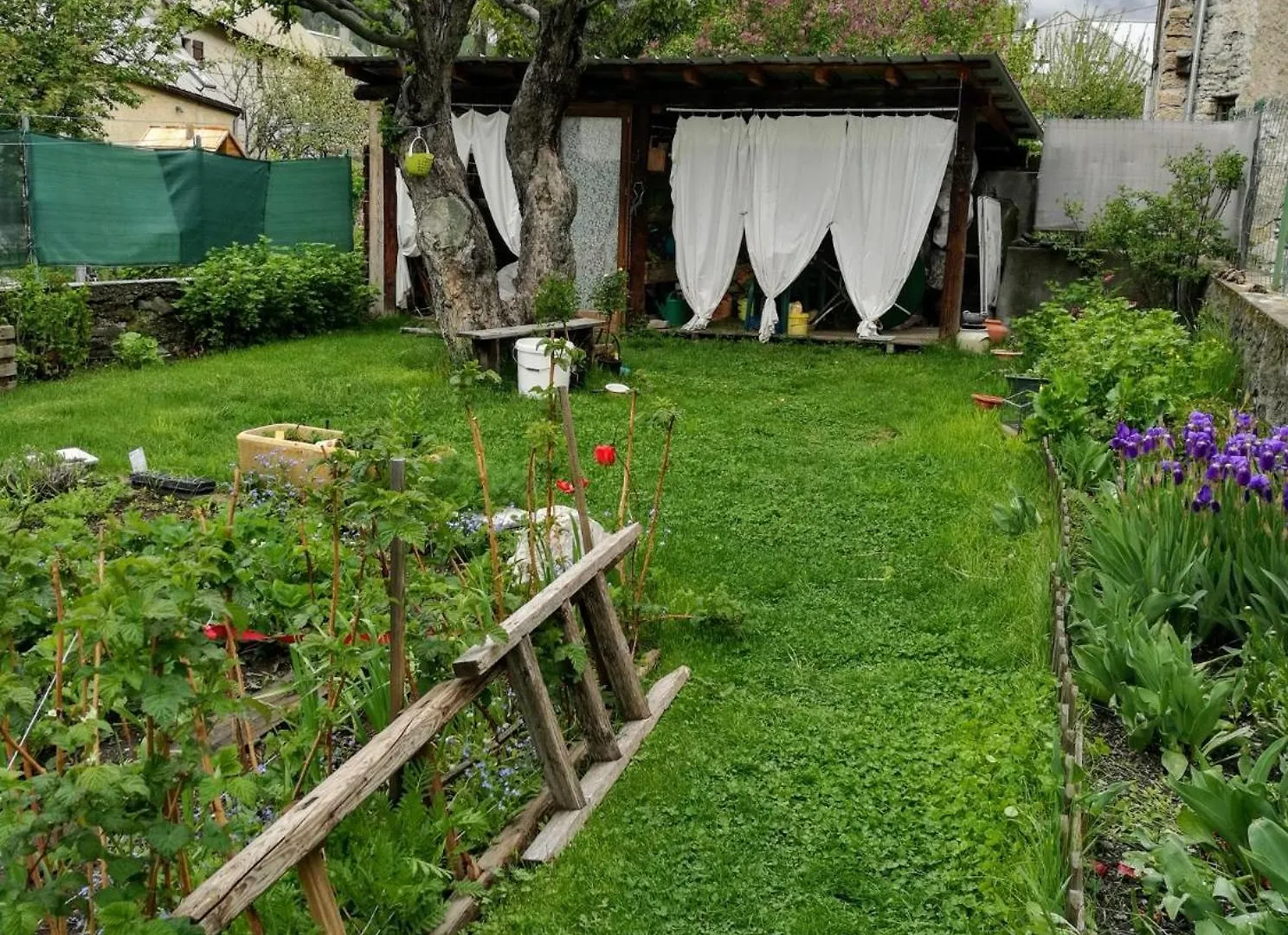 Studio Ensoleille Avec Jardin Pour 2 A Monetier Ле-Монетье-ле-Бен
